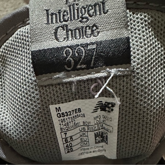 New Balance Gray Sneakers with Yellow and Blue Accents - Picture 11 of 11